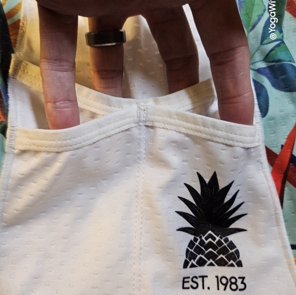 Zoot Sports women's LTD Tri Tank XS 4 back pockets white w Hawaiian patterns - Picture 3 of 5